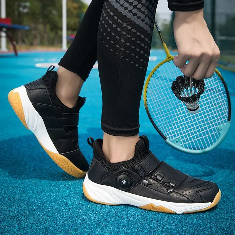 Sepatu Badminton Anti-Selip Pria 2025, Sepatu Lapangan Indoor Profesional, Sepatu Tenis Klasik Pria Merk Ternama