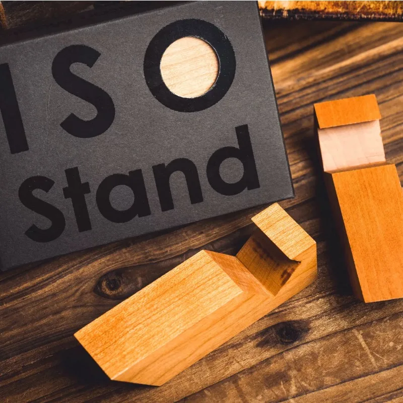 ISO Stand By Bacon Magic Wood Material Magician Gimmicks Magic Accessories Poker Deck Magie Tricks Illusion Professional Magia