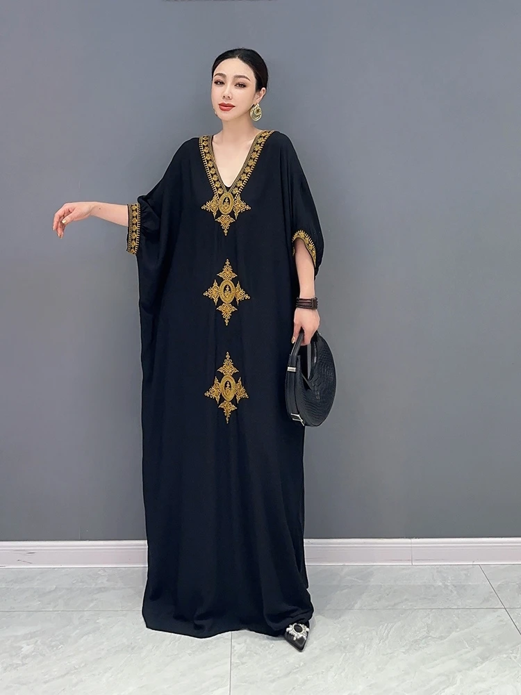 Summer 2023 New women's long dress v-neck aureate embroider dress palace restoring ancient ways loose big yards and comfortable