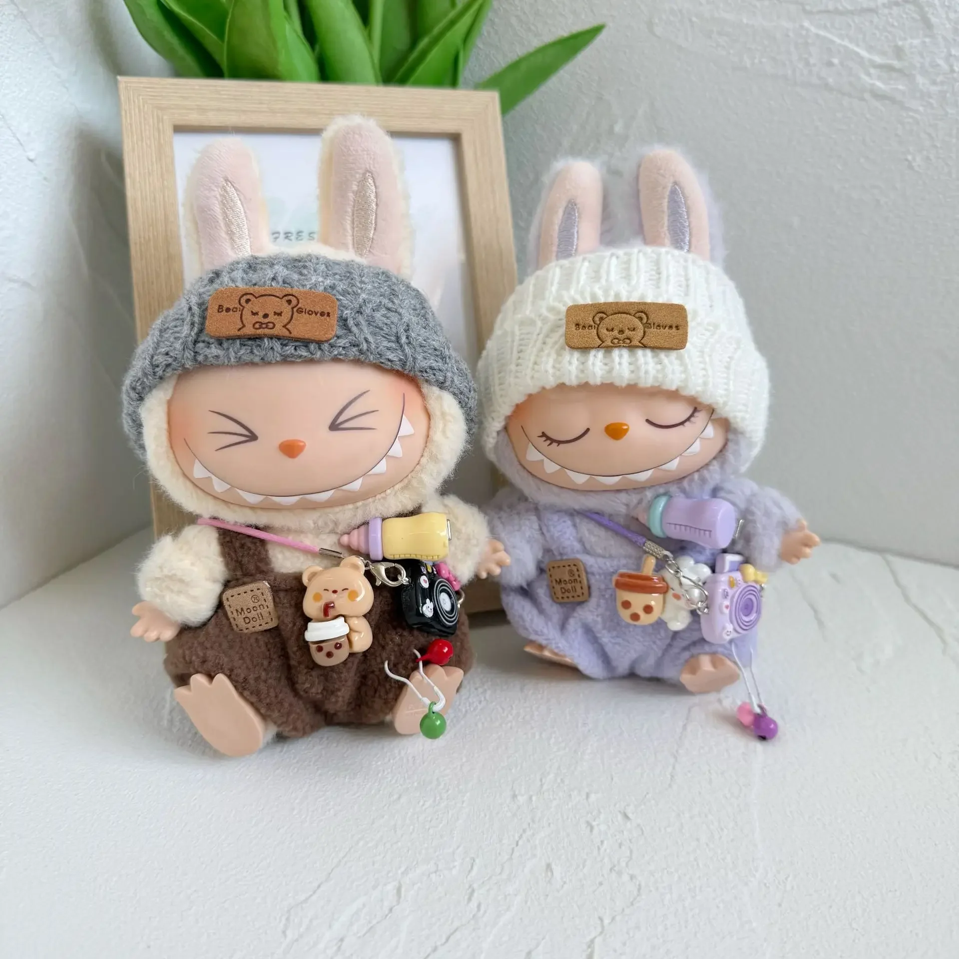 Solo vestiti uno o due generazioni di vestiti di stoffa MACARO, bottiglia, bavaglino, ciondolo, cappello LABUBU, accessori per fotocamera carini