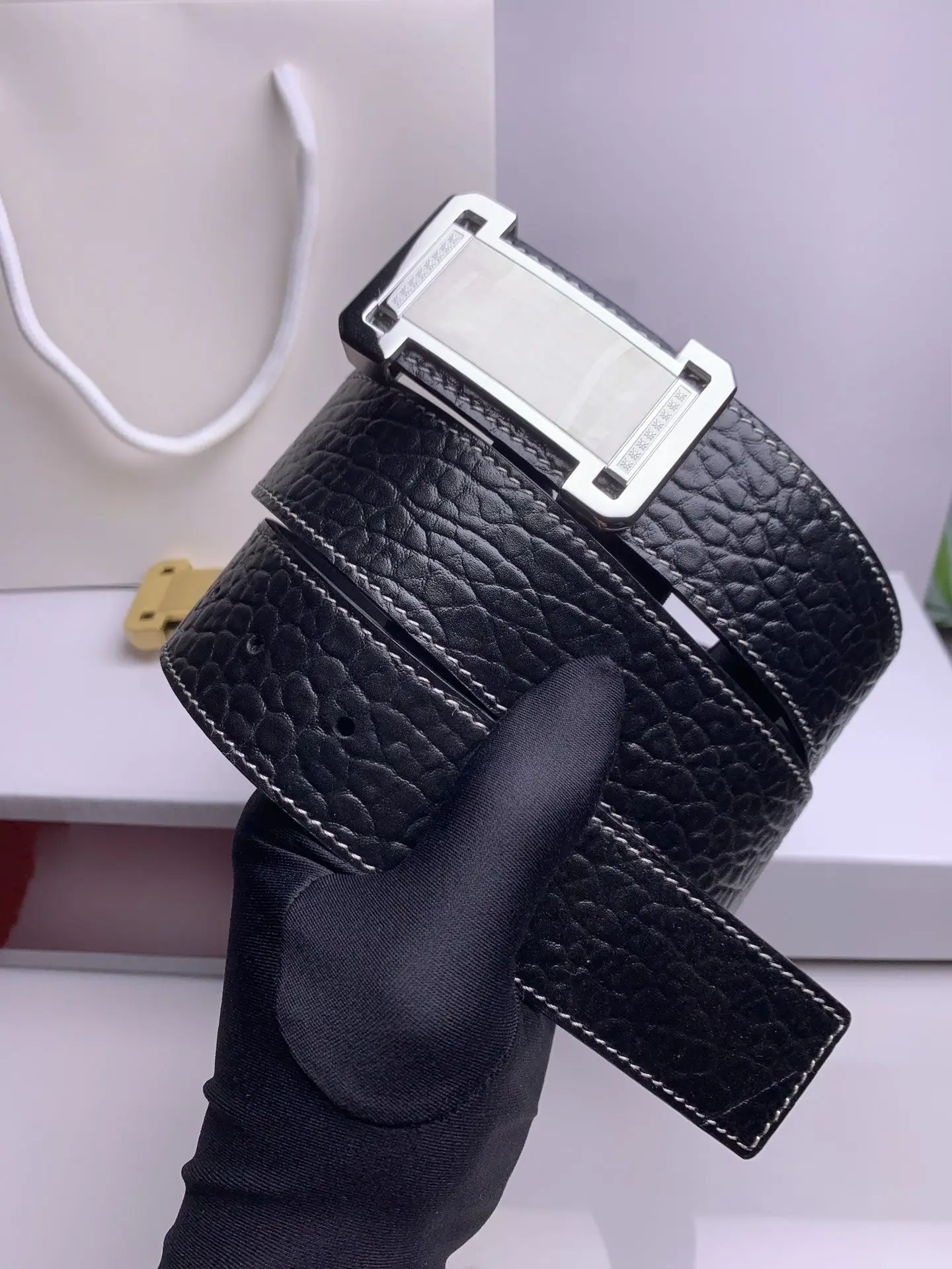 High-quality Women's Fashionable Belt Buckle Smooth Buckle Temperament Double-sided Gift For Mother Using Belt Ladies
