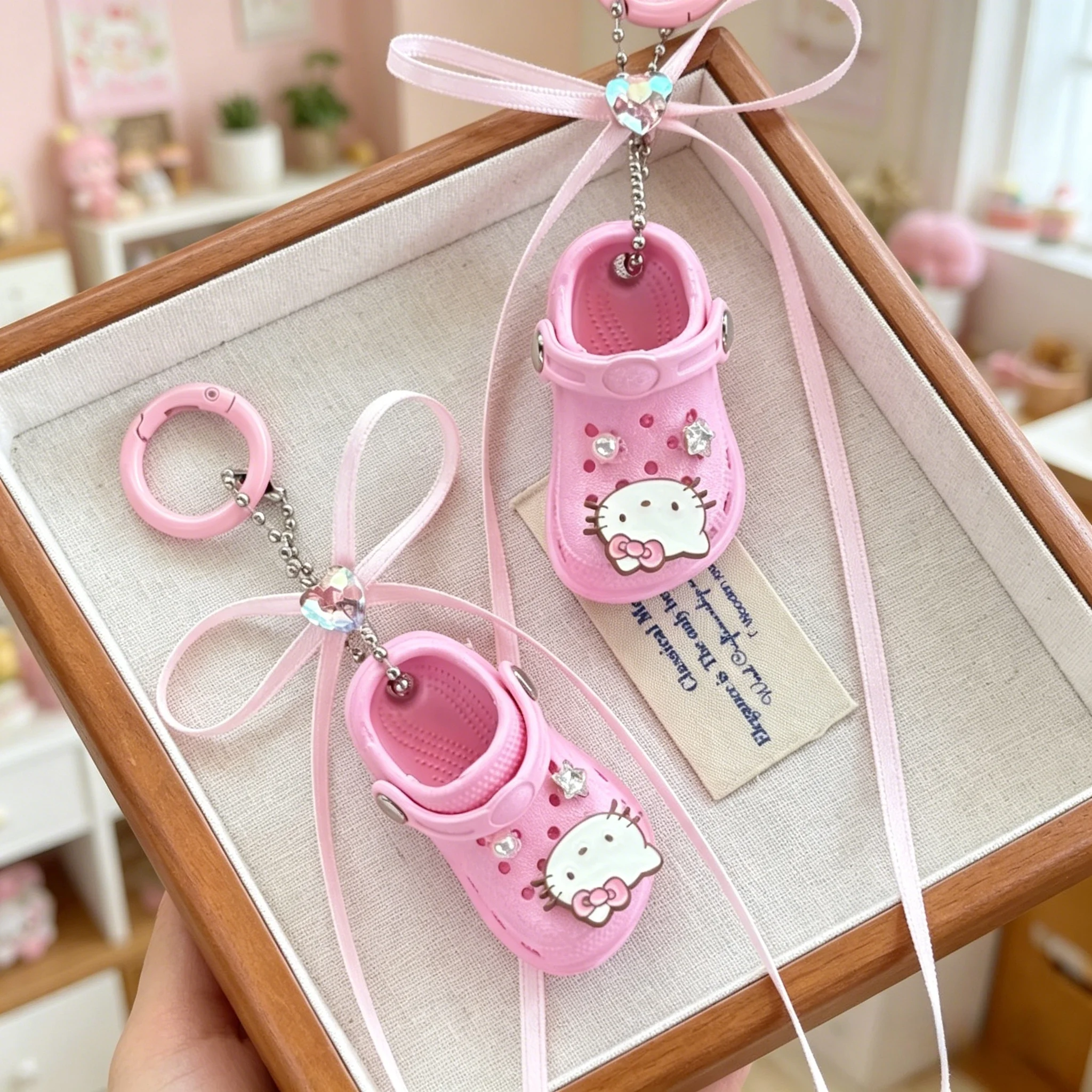 

Милый брелок-подвеска Hello Kitty с розовым бантом, очаровательный шарм в виде кошки KT, украшение для сумки, декор для рюкзака, подарок