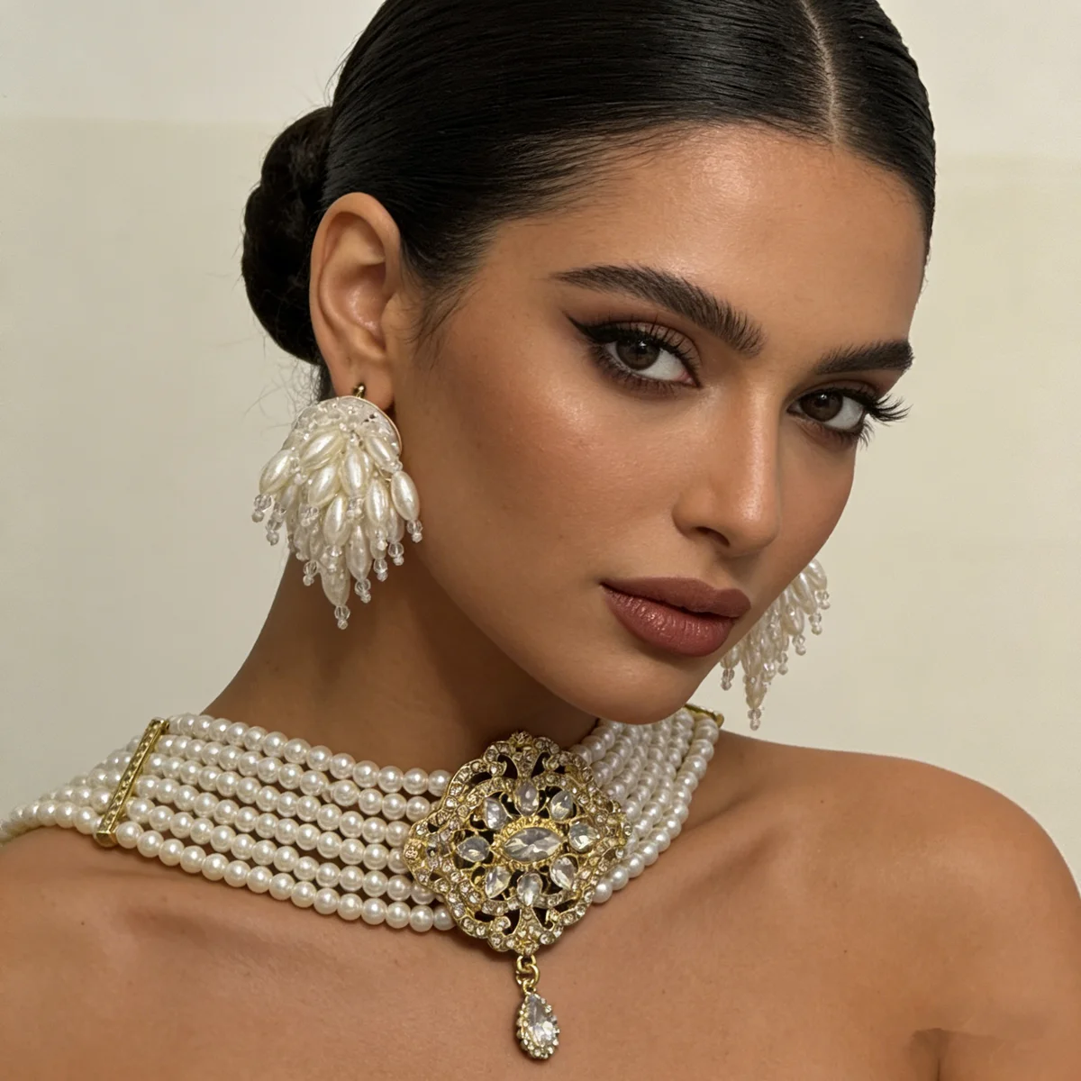 

Elegant Bridal Pearl Jewelry Set - Statement Earrings & Choker With Crystal Accents For Elegant Wedding Day Glamour