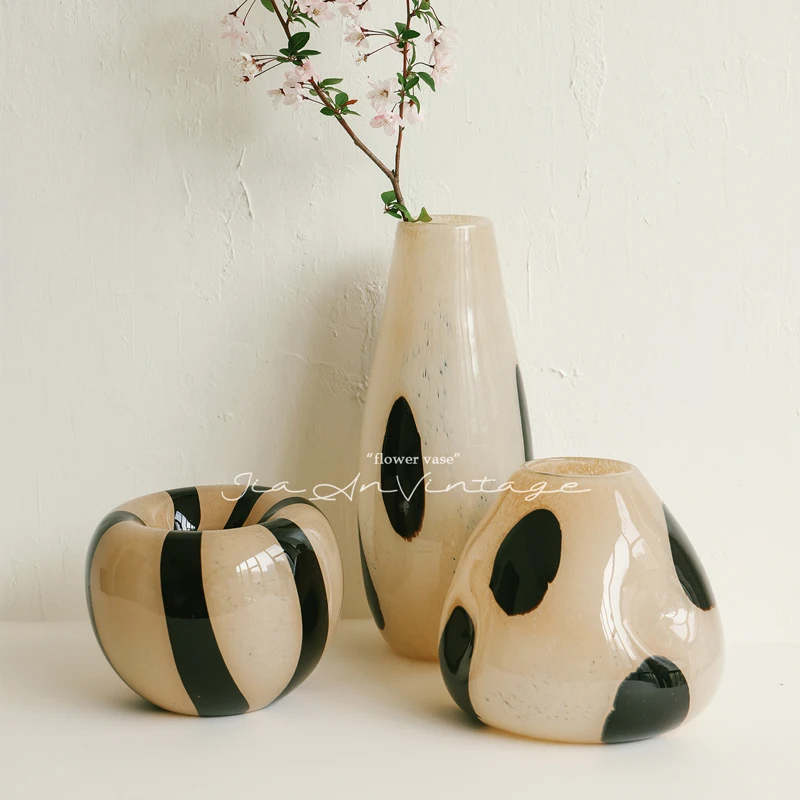 Handmade black dots, concave and convex oriental wabi-sabi aesthetics, antique glass vases, French art flower vessels