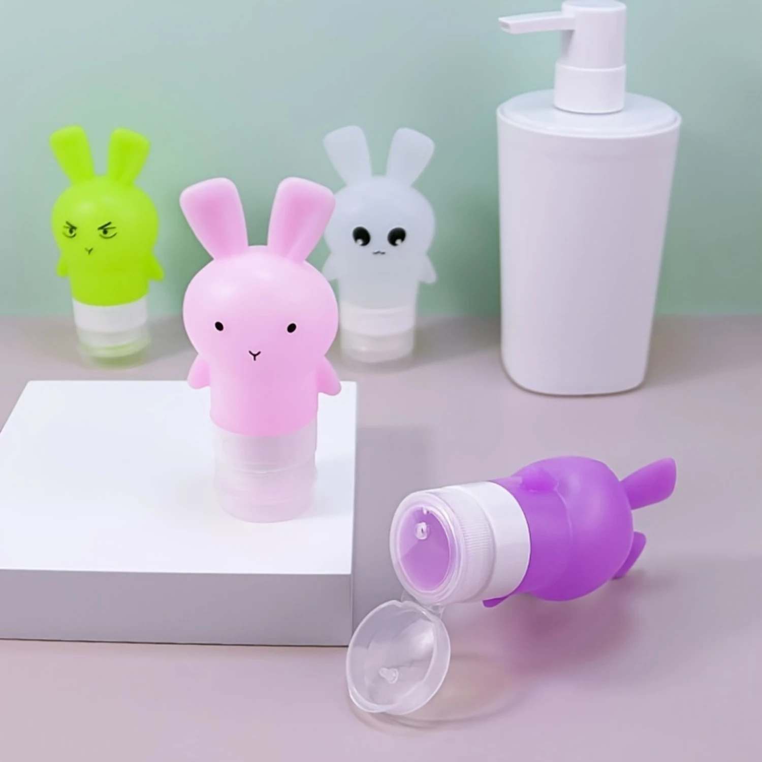 4 шт., силиконовые бутылки-дозаторы с милым кроликом, набор портативных бутылок-дозаторов для путешествий, силиконовая бутылка с крышкой, дорожная банка, мыть D