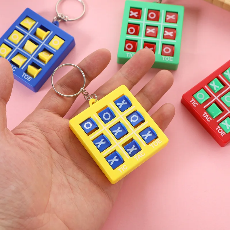 1Pcs Funny Mini Tic Tac Toe Keyring Small Classic Game Toys With Key Ring Colourful Portable Educational Toys For Kids Gift