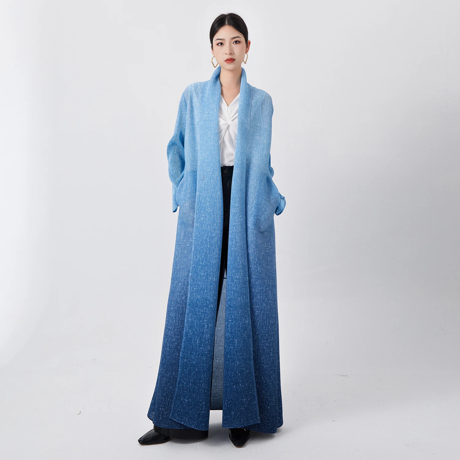 Miyake 2025 New Design Women's Pleated Lapel Long Sleeve Gradient Robe Custom Laid-Back Elegant Dubai Style Abaya