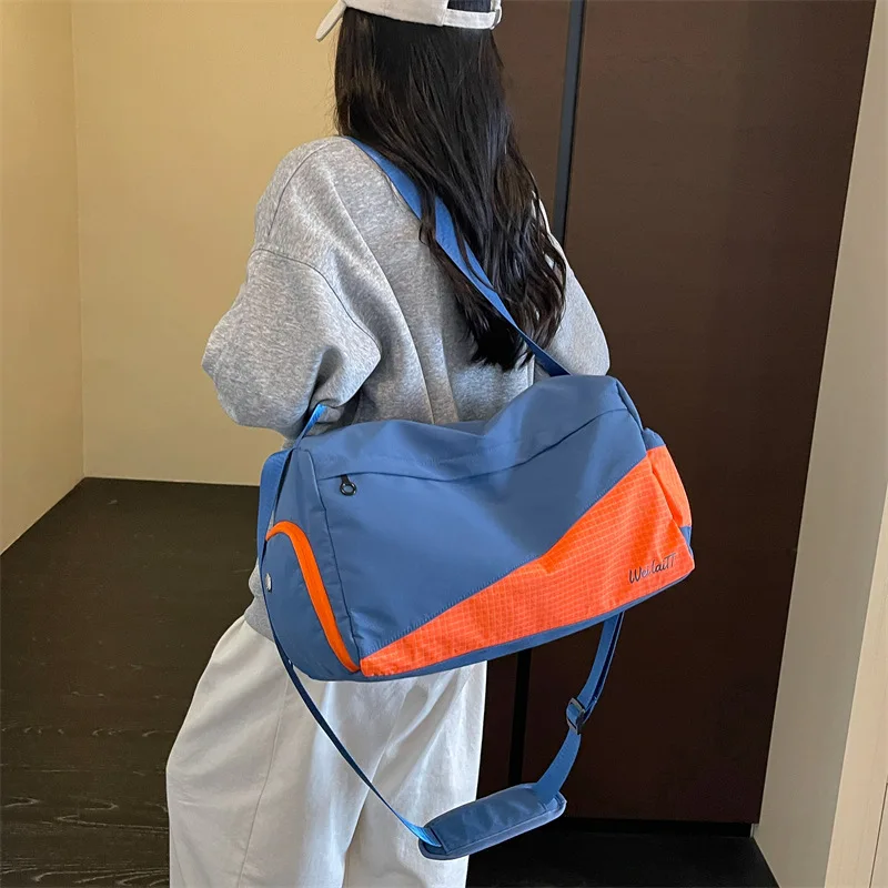 Large Capacity Lightweight Nylon Duffel Bag Sports Bag Lightweight Weekender Overnight Travel Bag Crossbody Handbag For Women