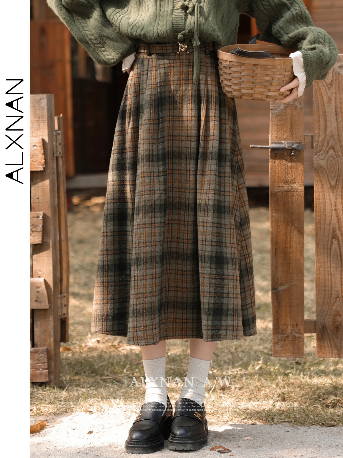 

ALXNAN Women's Retro Plaid Skirts 2024 Fall Winter High Waist Slimming A-line Pleated Midi Skirt Female Sold Separately L330207