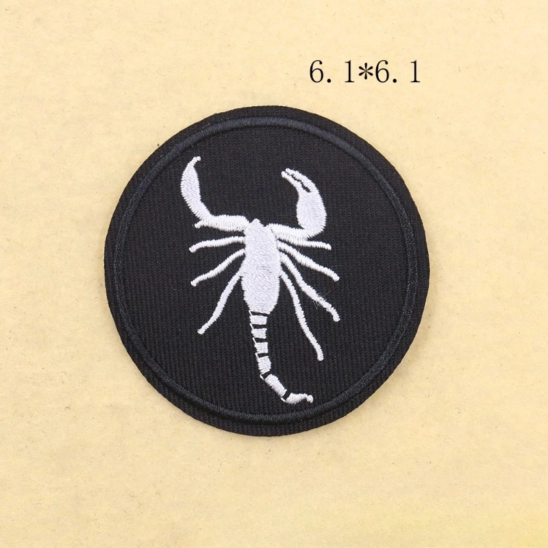 

Punk Style Reptile Embroidery High Quality Cloth White and Black Stickers Personalized Clothing Rock Band Mend DIY Patch Knit