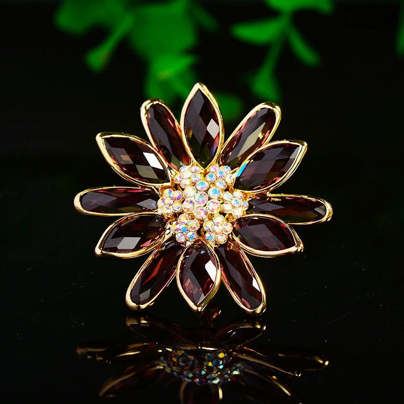 

New High-end Sunflower Brooch Luxury Zircon Crystal Fashion Flower Accessories Pin Overcoat Cheongsam Corsage Female Jewelry