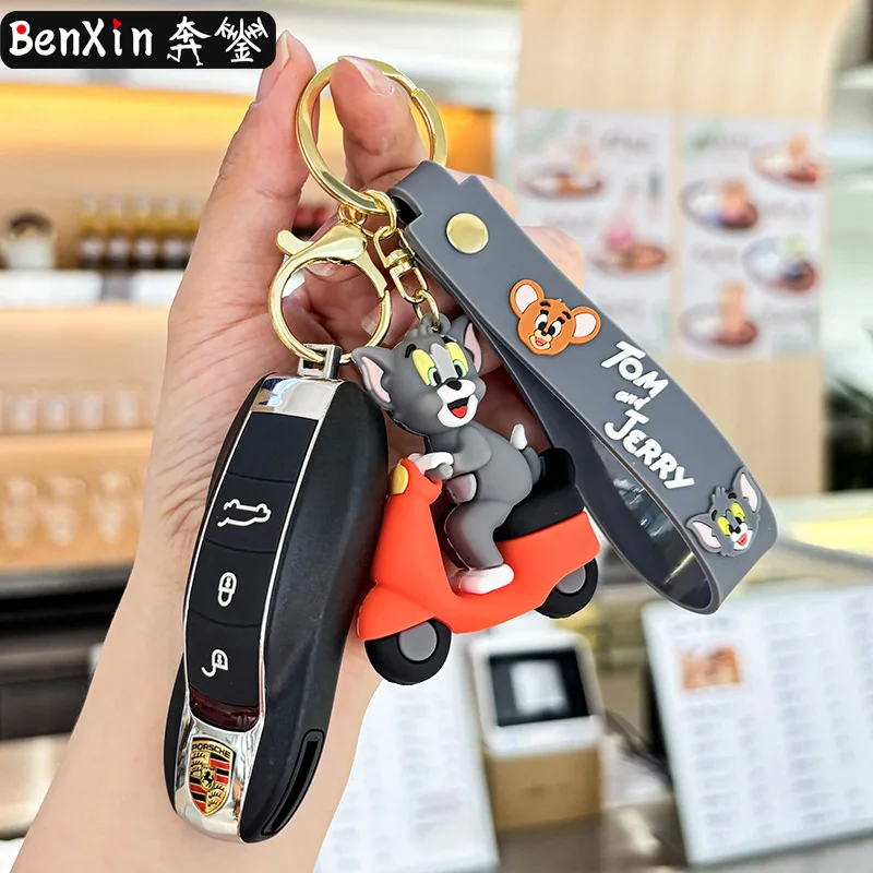 2025 Miniso portachiavi creativi con piccola statua, ciondoli per auto, portachiavi per borse, decorazioni e piccoli regali, ciondoli per borse