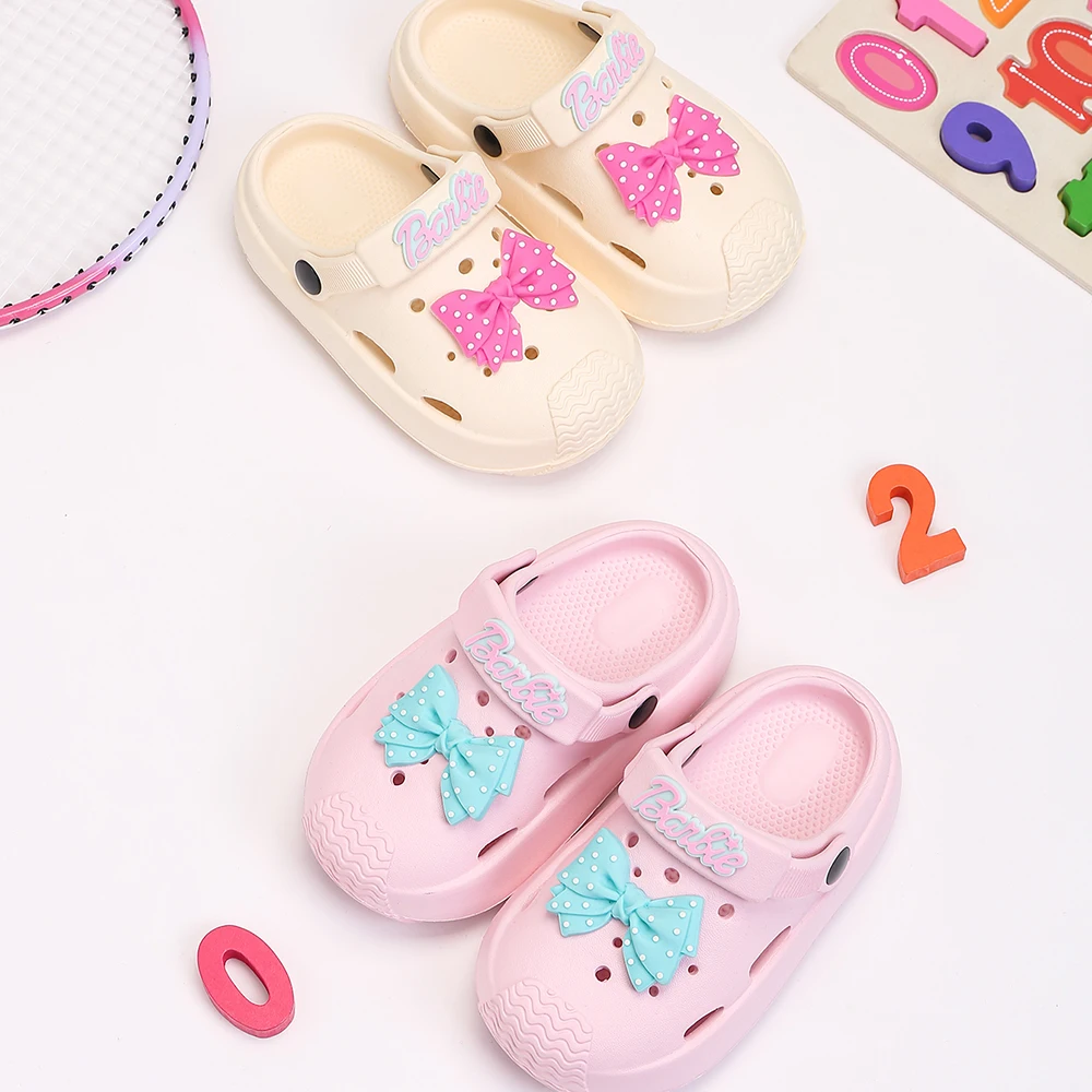 Sandalias de verano para niños, zapatos con agujeros, zapatillas suaves antideslizantes, bonito lazo, diseño DIY, sandalias Baotou de baño para niñas