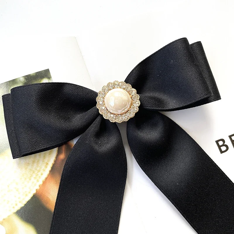 

Women's Pearl Bowtie Brooch Solid Color Ribbon Bow Tie Retro British Style Shirt Dress Collar Flower Simple Handmade Accessories