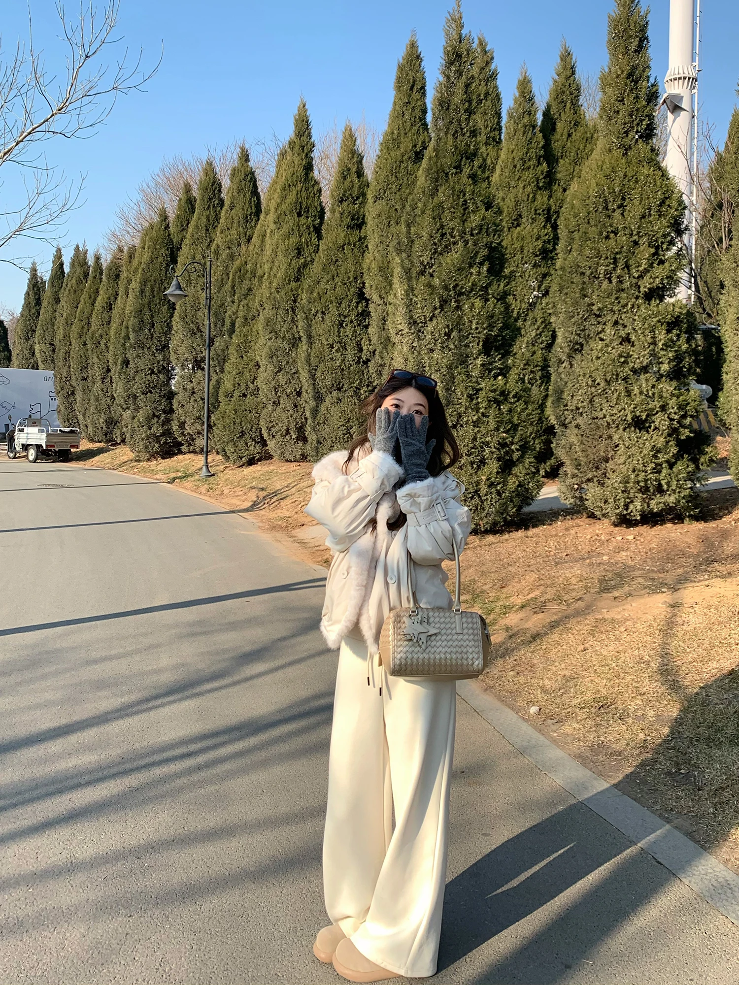 

Белые брюки с широкими штанинами на резинке, с подкладкой, повседневные, прямые, длинные, простые, стройнящие, женские брюки ANLINE