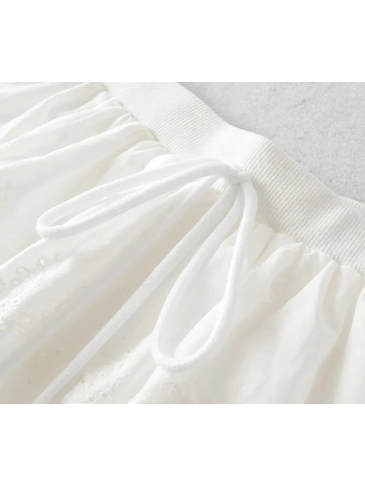 Weißer Spitzenbesatz Rock Damen Mode 2025 Neuer Sommer Spicy Girl Patchwork A-Linien Flauschiger Rock Ultra Mode Rock