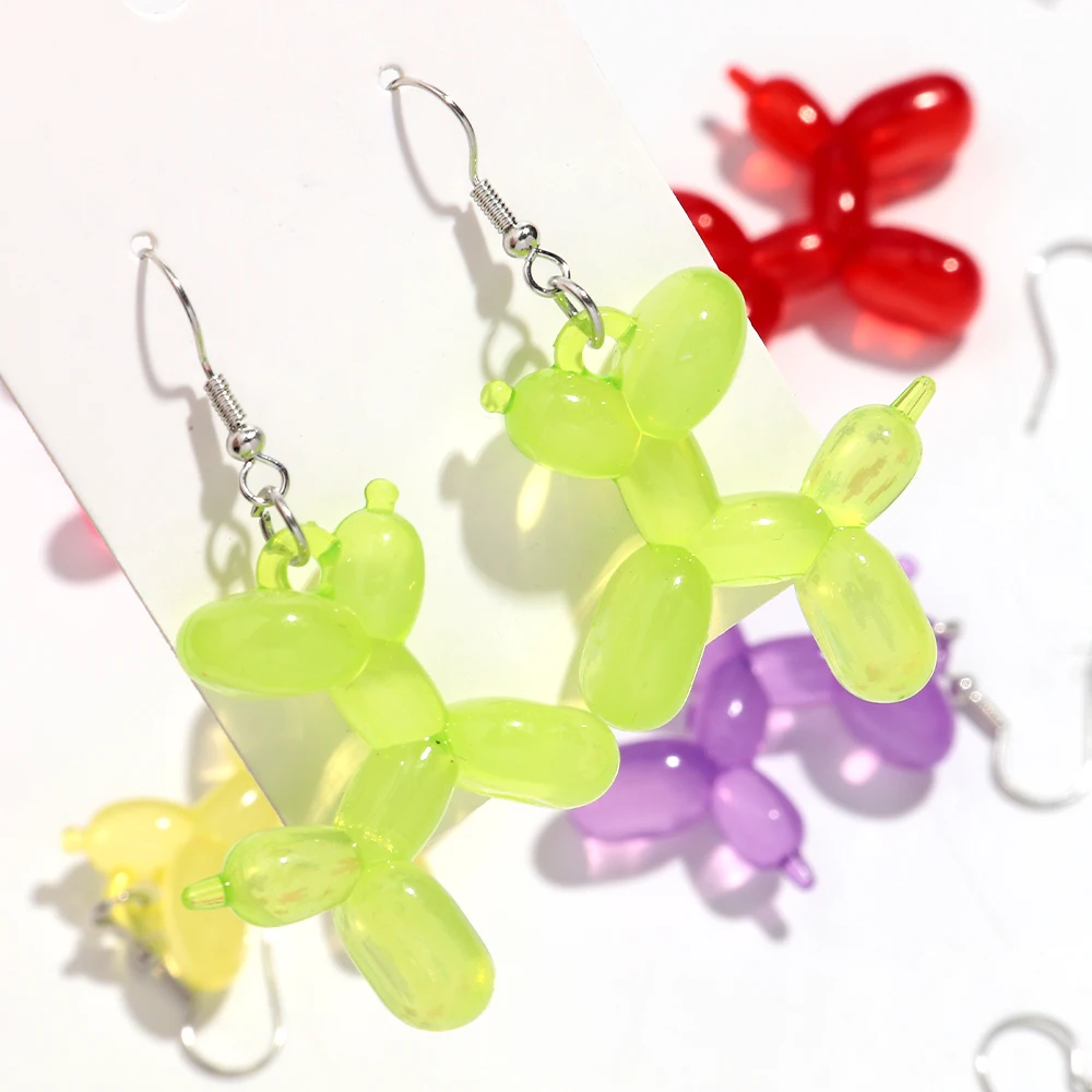 Niedliche Acryl-Ohrringe mit bunten transparenten Ballons und kleinen Hunden, lustige Cartoon-Tier-Ohrhänger, Party-Schmuckgeschenk – Detail 6