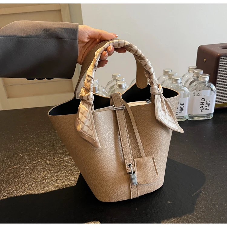 Litchi Grain Leather Women\'s Bucket Bag High Quality Soft Niche Handbag Mom\'s Bag Fashionable Design Elegant Touch