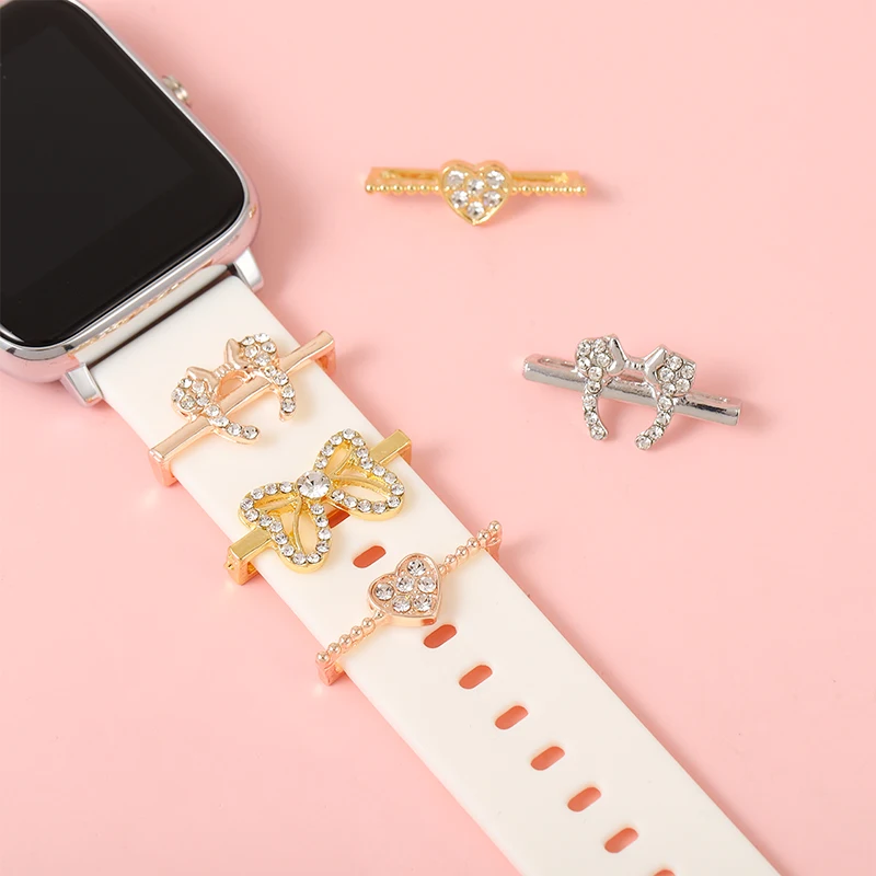 حزام سيليكون زخرفة القلب القوس ، سحر خاتم Watchband ، سحر مسمار ل Iwatch ، المجوهرات الناعمة لساعة أبل