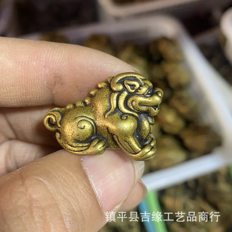 

Brass Cute Solid Kylin Pendant Keychain Copper Micro-Carved Three-Dimensional Beast Kirin Small Ornaments