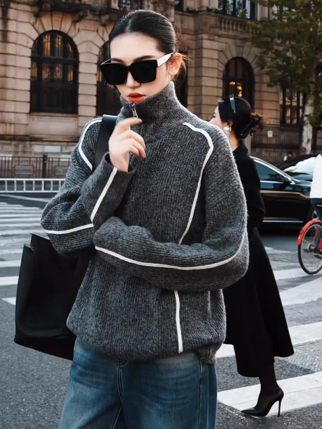 

Temperament lazy wind half zipper cashmere turtle neck women's autumn and winter new loose slim high sense sweater.