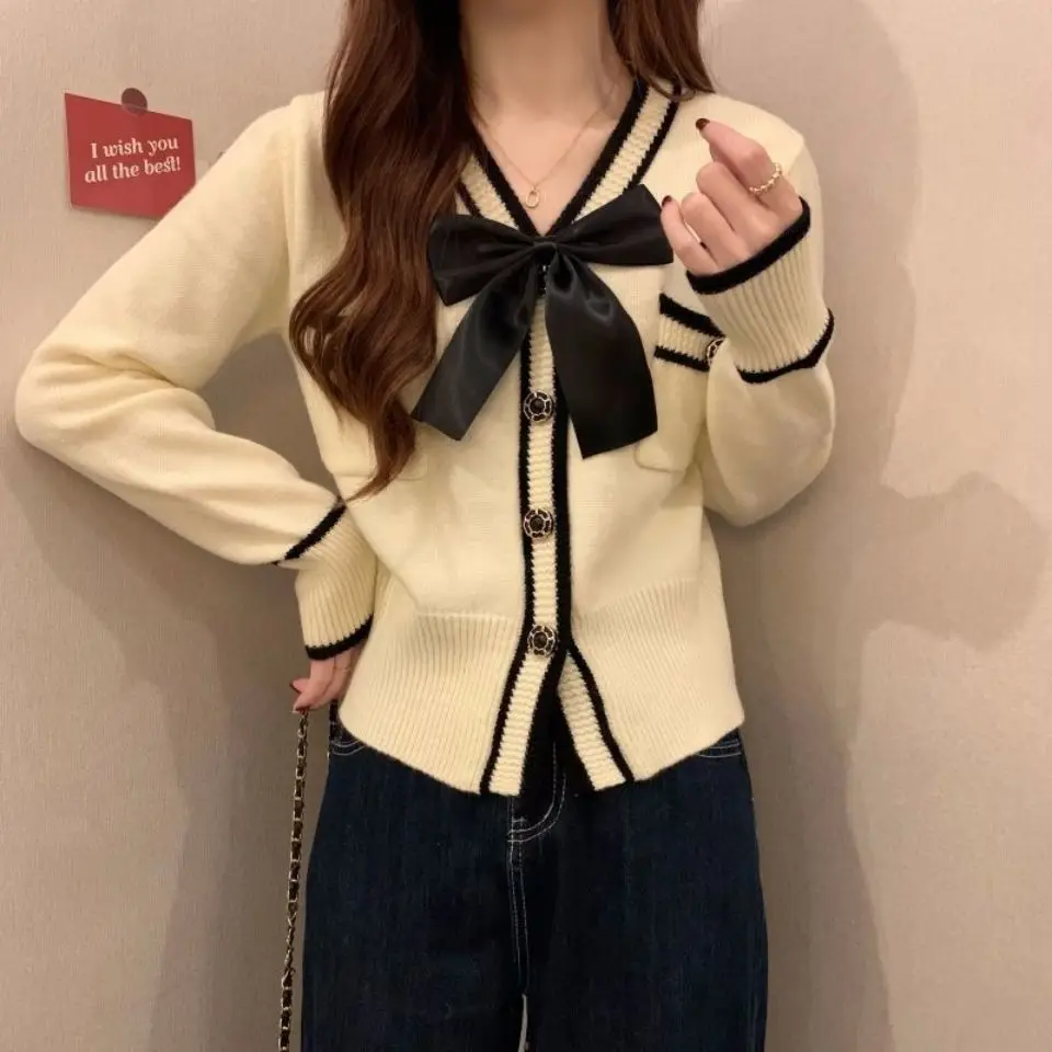 2023 Autumn New Fashion Small Fragrance Top Design Sense: A Small Crowd Bow Tie up Sweater Coat Women\'s Cardigan