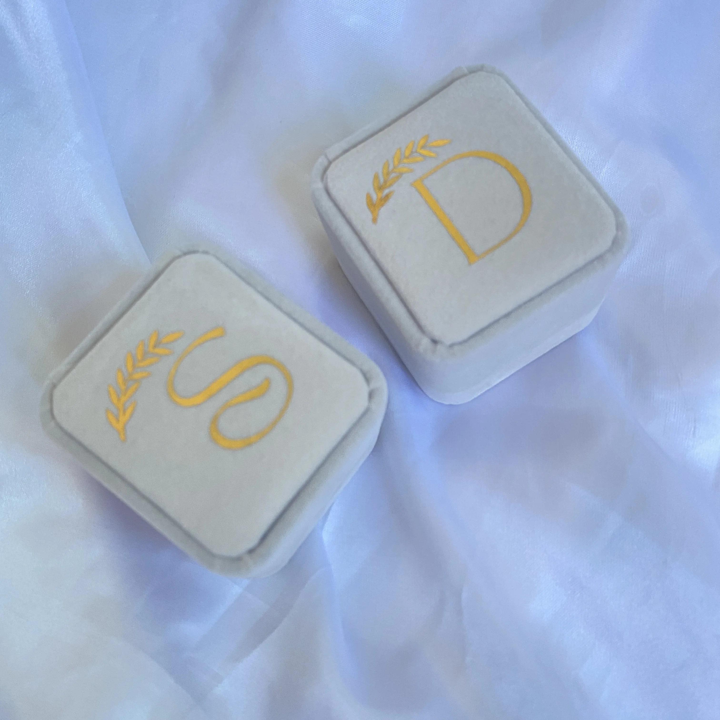 Boîte à Bagues en Velours Personnalisée, Monogramme, pour Cérémonie de Mariage, Porteur Personnalisé, Vministériels x de Mariage Gravés