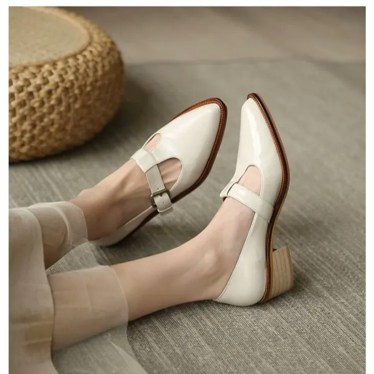 Vintage belt buckle pointed head single shoes women 2024 new soft leather small leather shoes thick heel single shoes