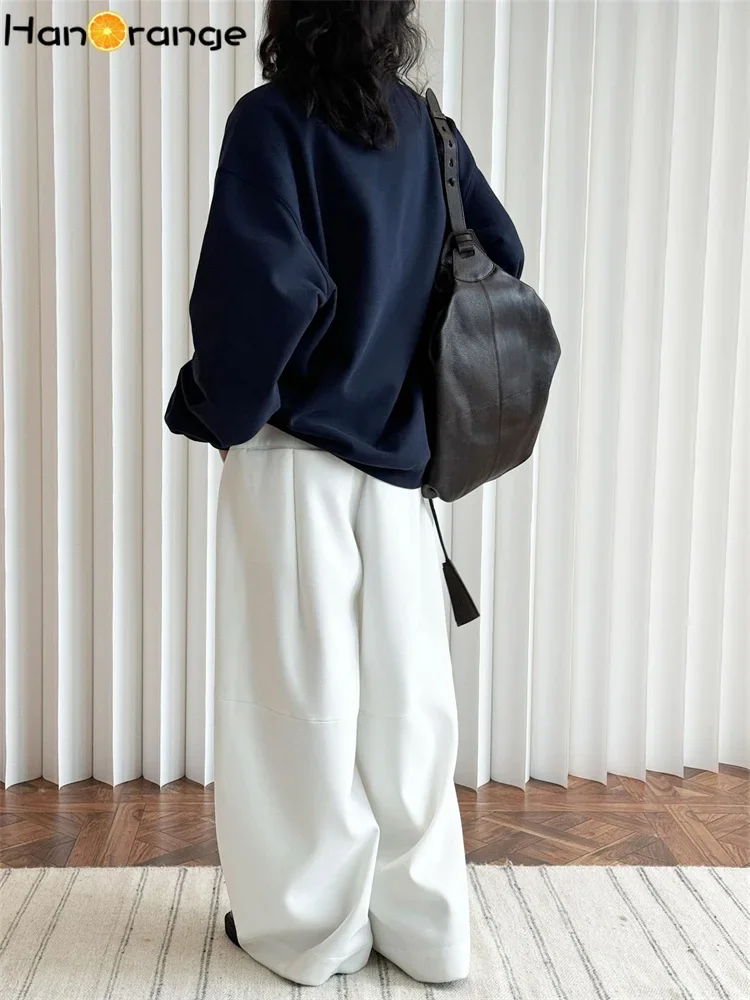 HanOrange 2024 Winter O-Neck Embroidered Velvet Sweatshirt Women Thick Warm Loose Silhouette Top Navy Blue/Pink