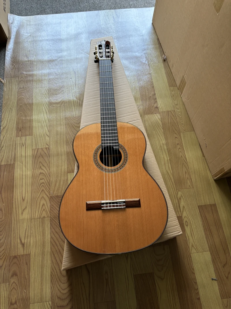 

39-дюймовая полностью твердая испанская гитара, VENDIMIA Solid Cedar/Solid Rosewood, классическая гитара с гайкой 52 мм, в жестком футляре AC130