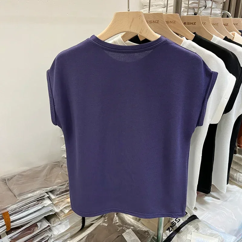 เสื้อยืดแขนสั้นผู้หญิงเรียบง่าย สไตล์ลำลอง เนื้อผ้านุ่ม แมทช์ได้กับทุกชุด เสื้อเบสิคแฟชั่นฤดูร้อน 2026 สีดำ สีขาว