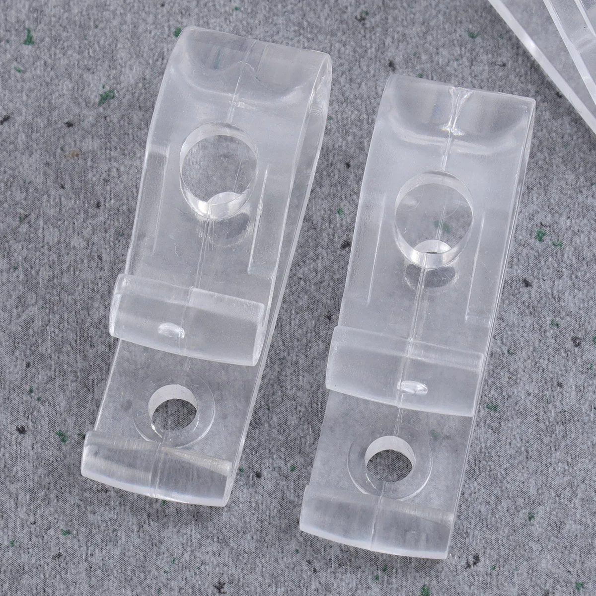 

1Set Strong Curtain Mounting Holders 53cm Clear Plastic P Clips 8 Screws 8 Hooks for Blinds Curtain Hook Drapery Rod Bracket