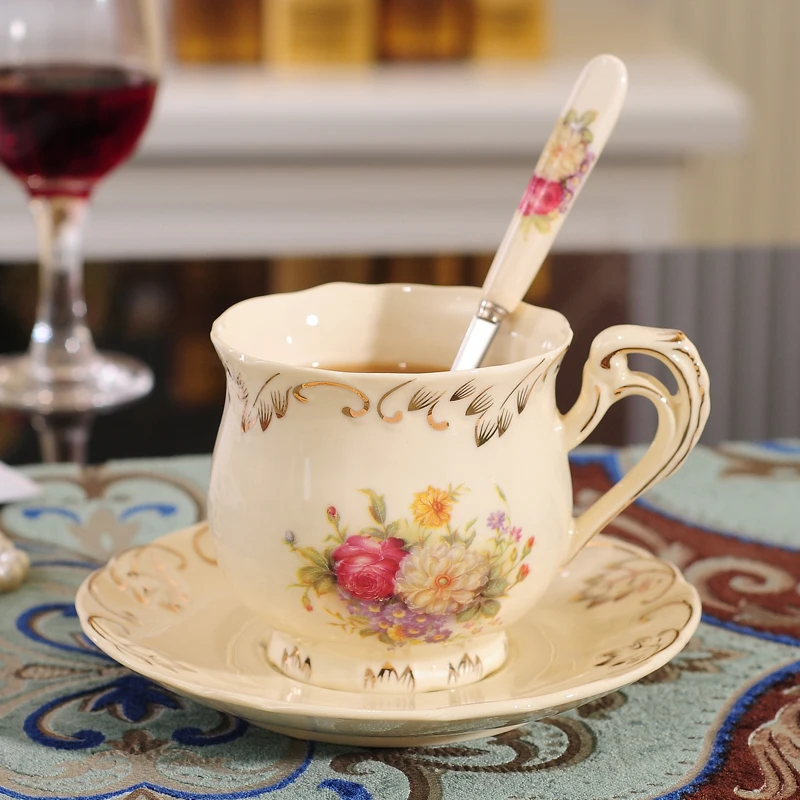 

European style ceramic coffee cup set English afternoon flower tea elegant and high-end exquisite coffee cup for home use