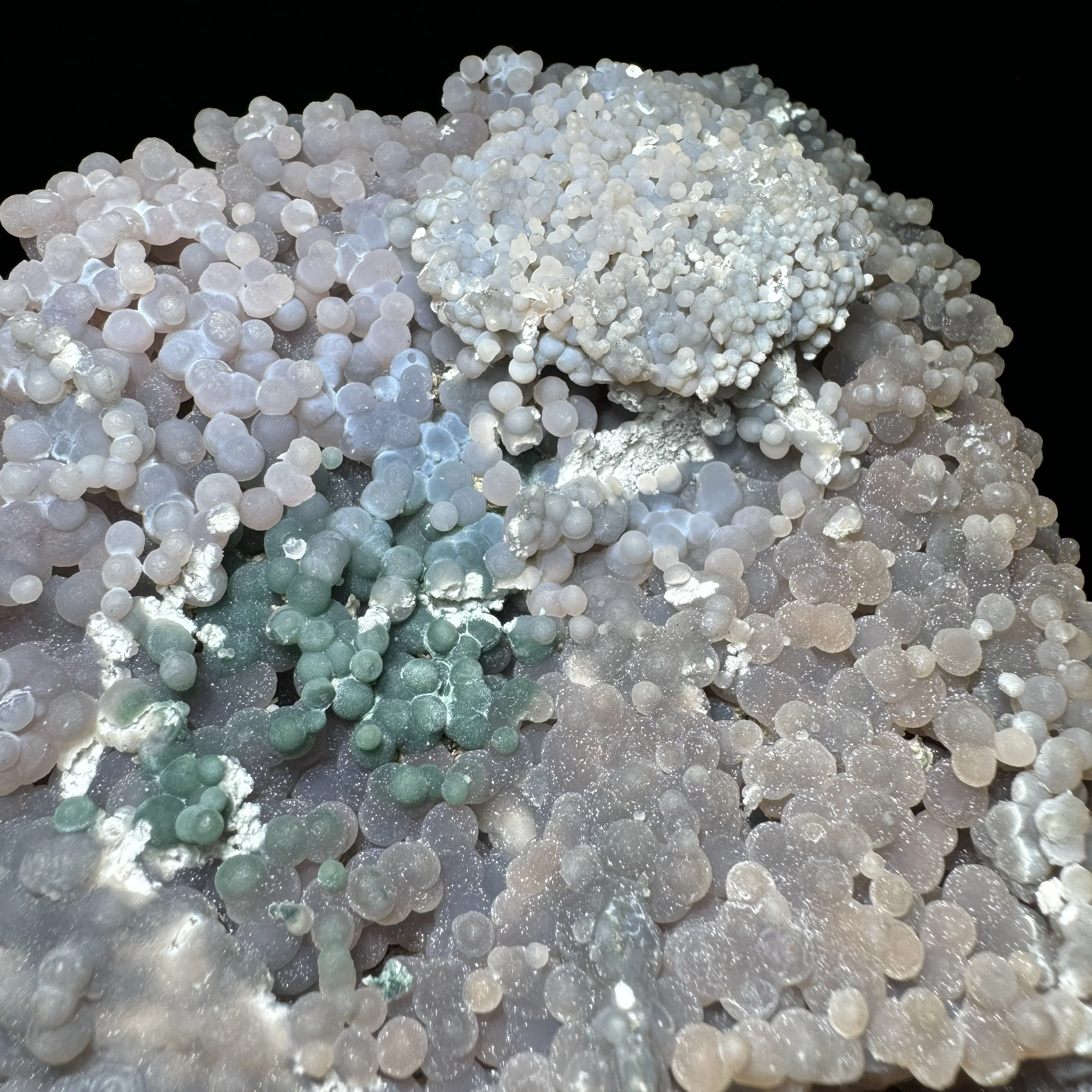 400g Natural Shiny Grape Agate Mineral Specimen