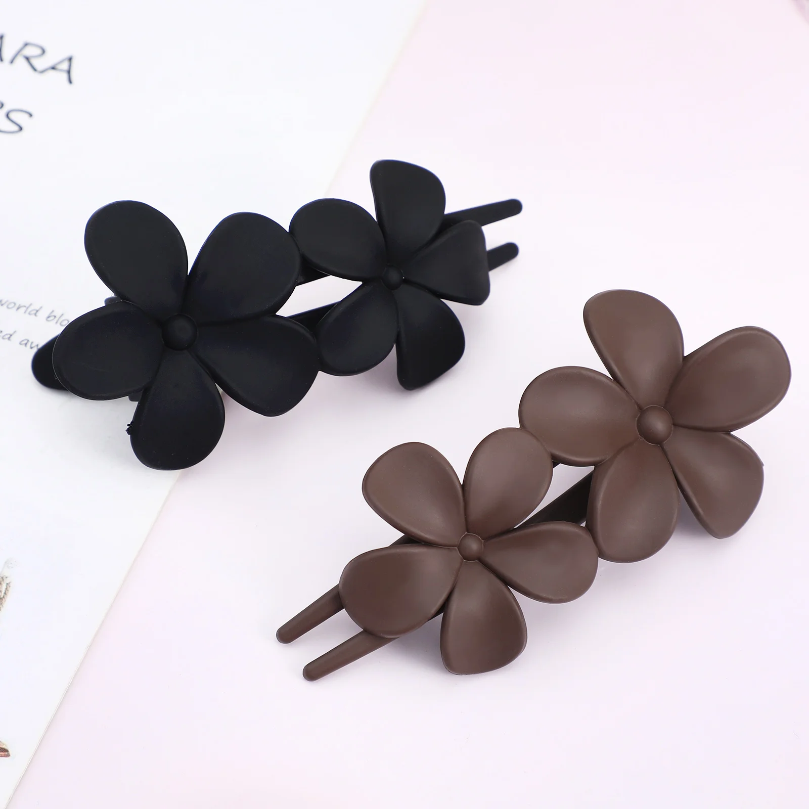

2pcs Flower Flat Claw For Women Matte Finish Loose Clip Bridal Floral Accessories Wedding Pins Bridesmaid Claw Clips Flower Flat
