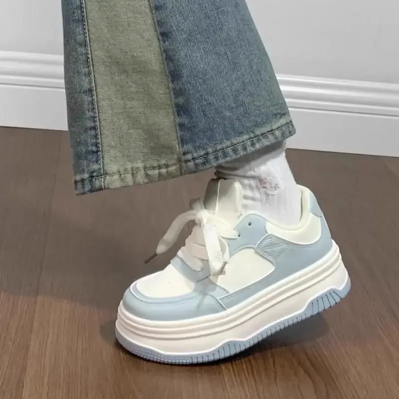 

Hot Selling Women's Leather Upper Thick Sole White Sneakers Spring Autumn New Arrival Versatile Chic Casual Puffy Loaf Shoes