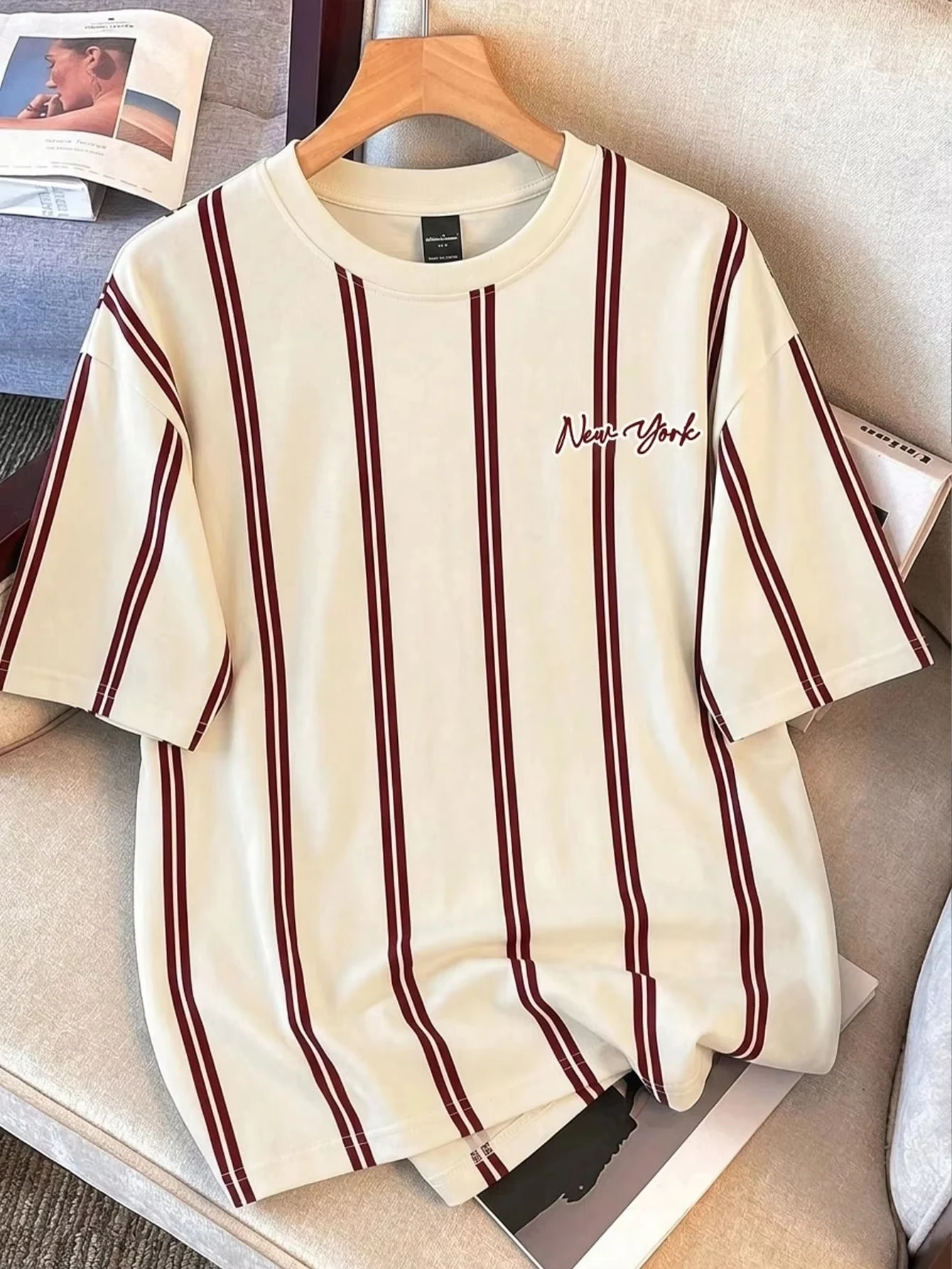 2026 Sommer Neuer Stil Herren T-Shirt Street Casual Mode Weich und Bequem Atmungsaktives 3D-Streifen-T-Shirt – Detail 5