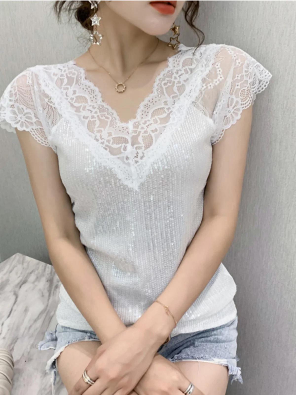 Cseta fena sexy com decote em v, malha brilhante, manga curta, slim fit, versátil, estilo coreano, moda coreana