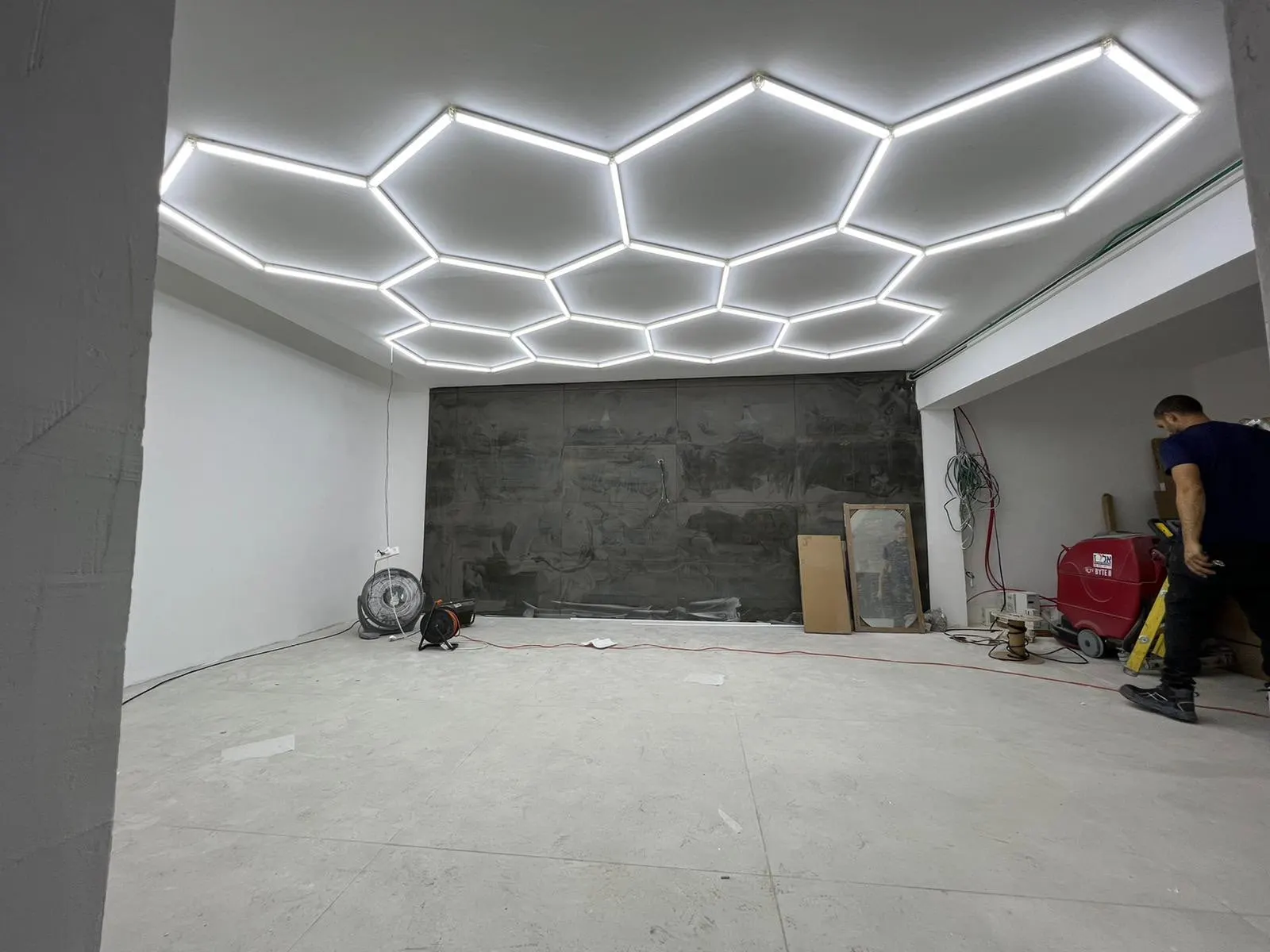 

2.4x3.2M Easy Install Super Cool Hexagon LED Lighting Car Wash Led Light for Garage Salon Customized