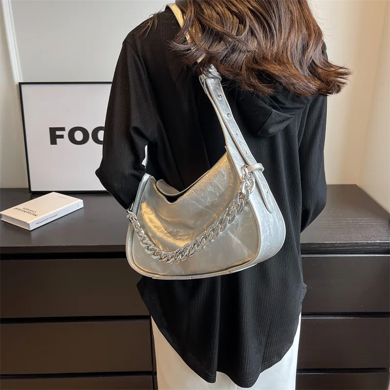 Luxury Design Pu Leather Chain Bags For Women New Fashion Shoulder Bag With Zipper Underarm Bag Elegant ladies Purse Handbags