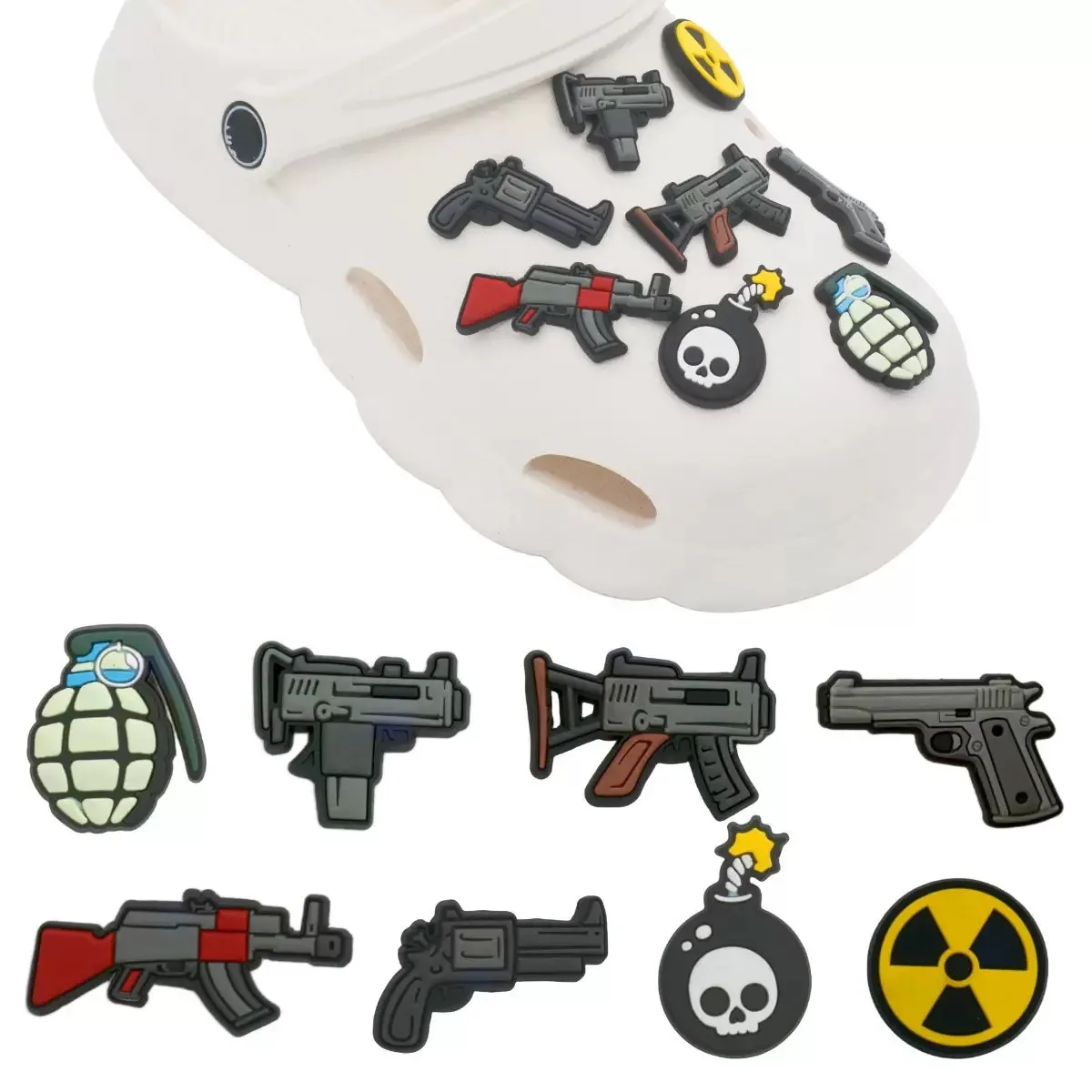8Pcs Cartoon Waffe Pistole Bombe PVC Sandalen Schuh Dekoration Garten Schuhe Taste Zubehör Schuhe Charms Für Armbänder DIY Rucksack
