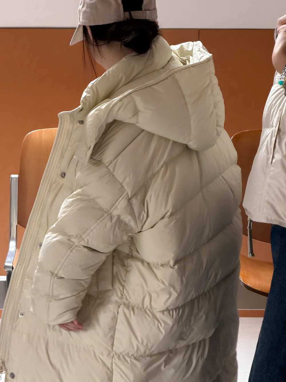 2026 Winter Korean Style Solid Color Medium-Length Down Jacket with Removable Hood for Boys and Girls