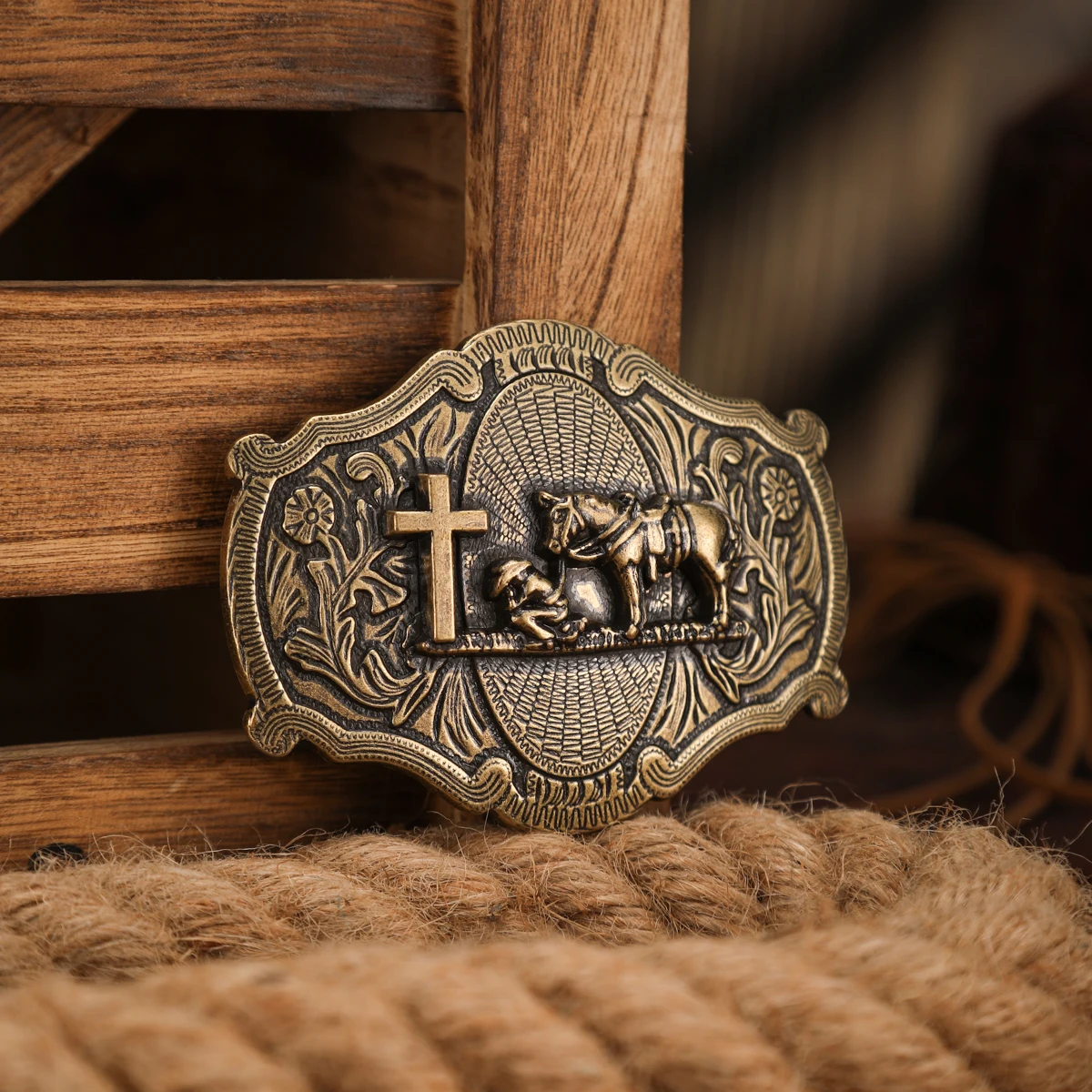 Пряжка ремня в западном стиле, металлическая пряжка ремня для мужчин и женщин, с уникальной, ретро и новой пряжкой ремня.