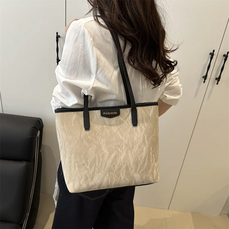 

Women's Shoulder Bag Fashion Hand Bags PU Wallet Portable Tote Handbags with Figure Decoration for Casual Dressing Up