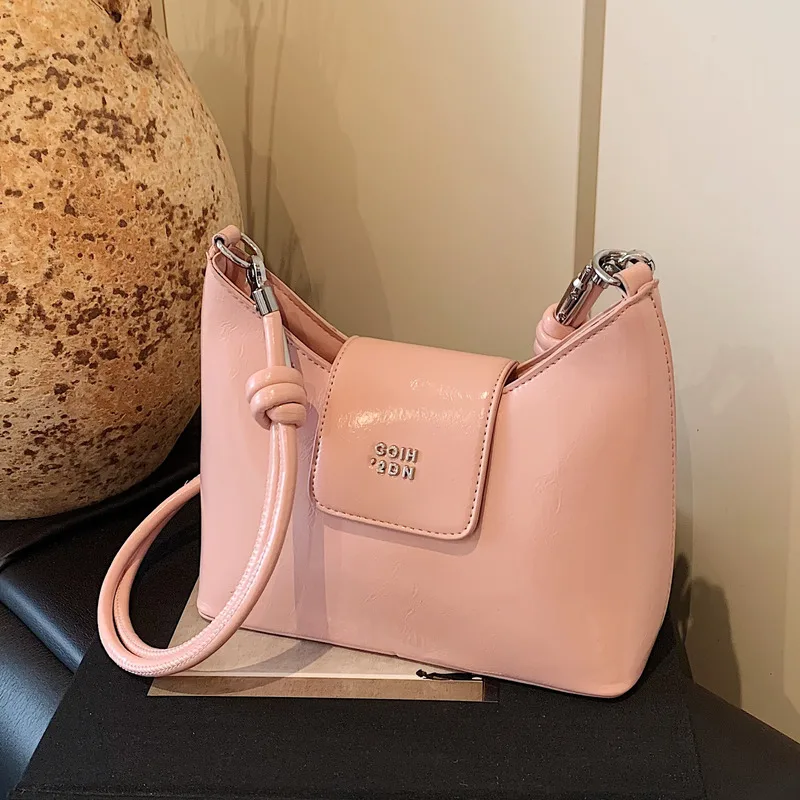 

Высококачественная масляная восковая кожаная сумка для подмышек, маленькая для женщин, новинка 2025, модная универсальная сумка-ведро через плечо на одно плечо