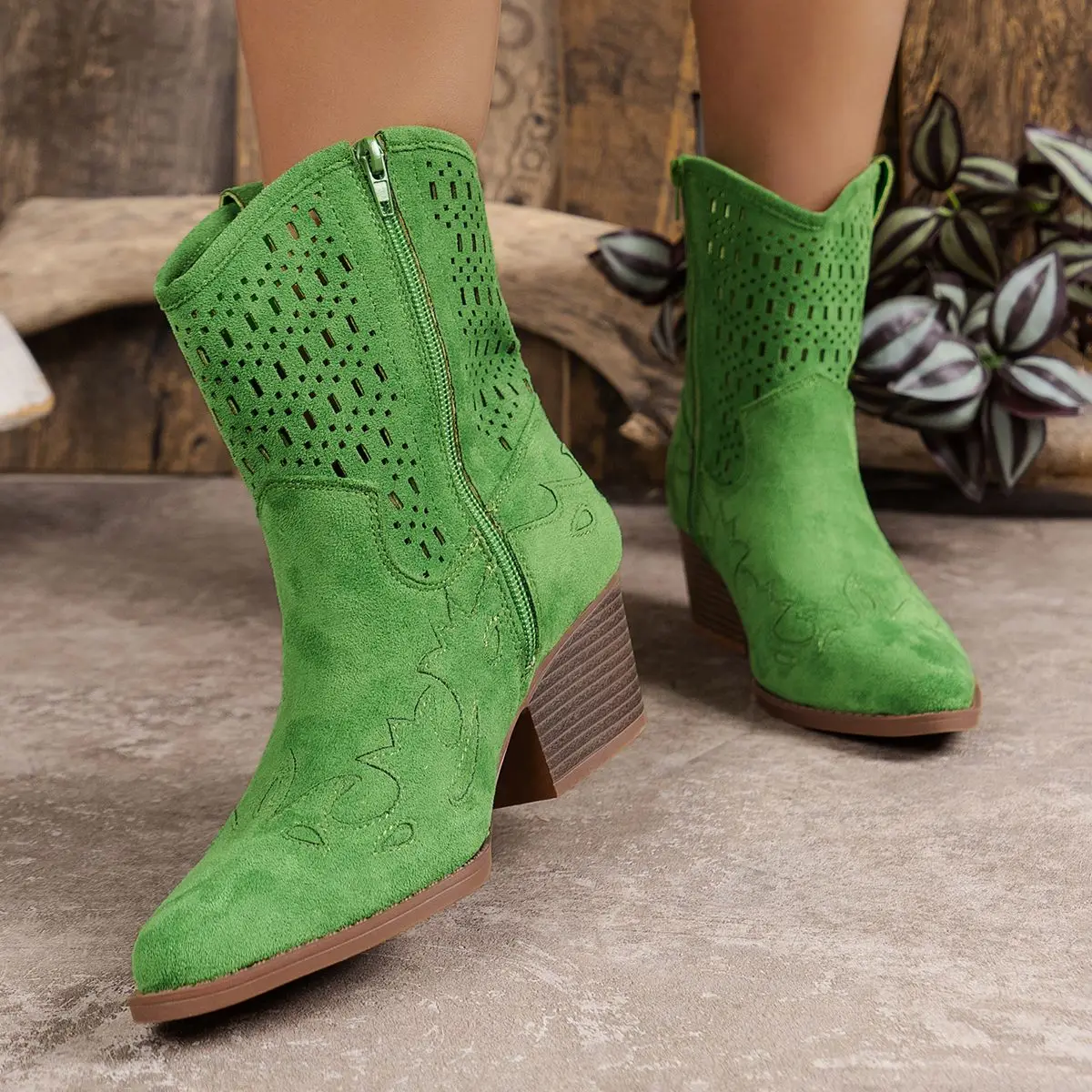 ربيع جديد 2026 الأحذية النسائية الرجعية الجلد المدبوغ أشار تو إسفين كعب الأحذية الغربية موضة الجوف التدريجي الأخضر عطلة السيدات الأحذية #3