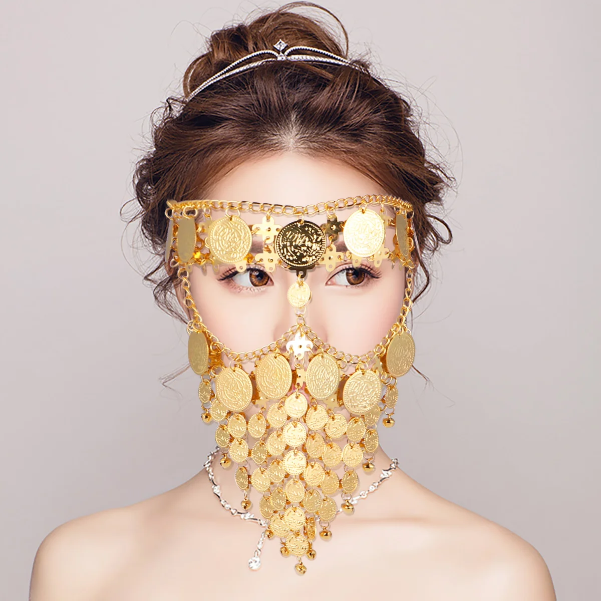 Metalowa maska z cekinami i dzwoneczkami dla kobiet, łańcuszek na twarz do tańca brzucha, akcesorium na imprezę, cosplay, maskaradę.