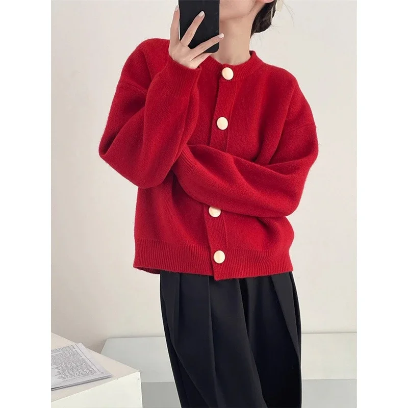 

Women's Soft Waxy Single-Breasted Knitted Cardigan Loose Korean Style Sweater Retro Top Jacket for Spring And Autumn Fashion