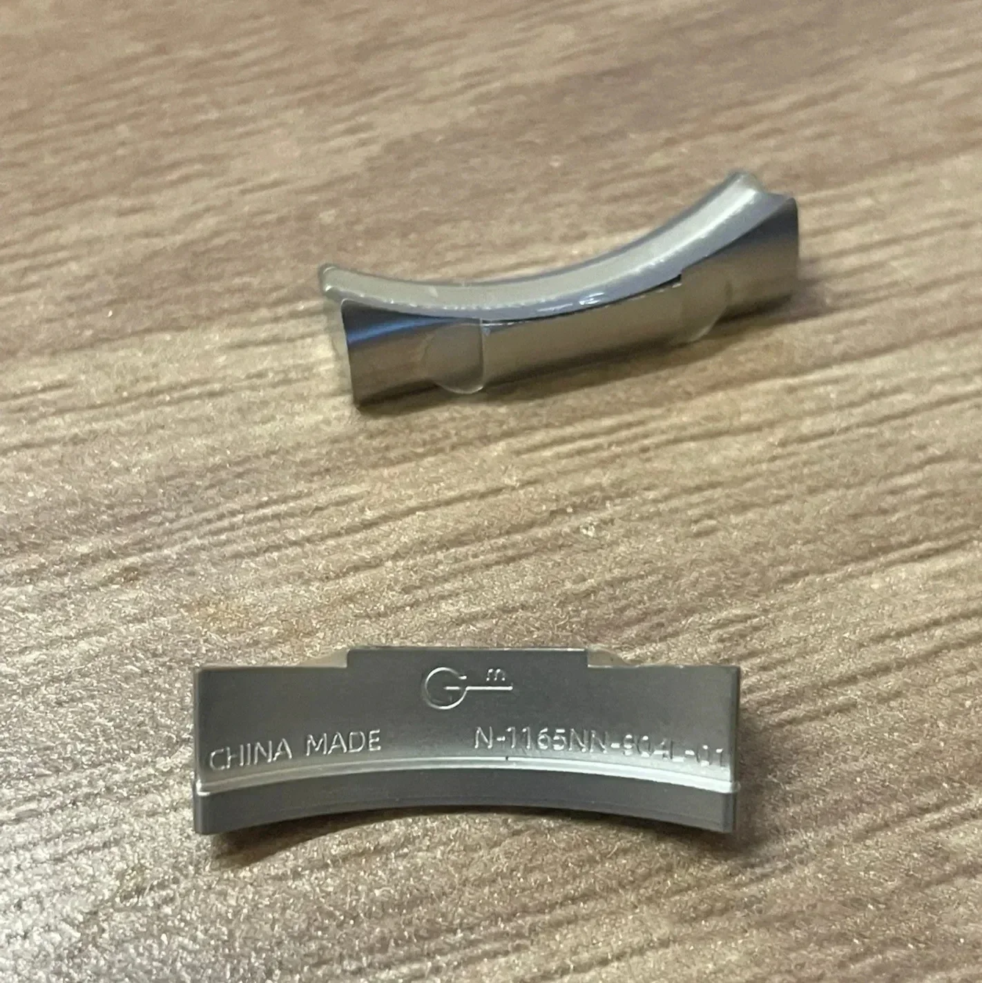 وصلة نهاية منحنية صلبة فضية 904 لتر فقط من أجل C Factory Daytona 116503 / 116500   مشاهدة الفرقة الجلدية المطاطية