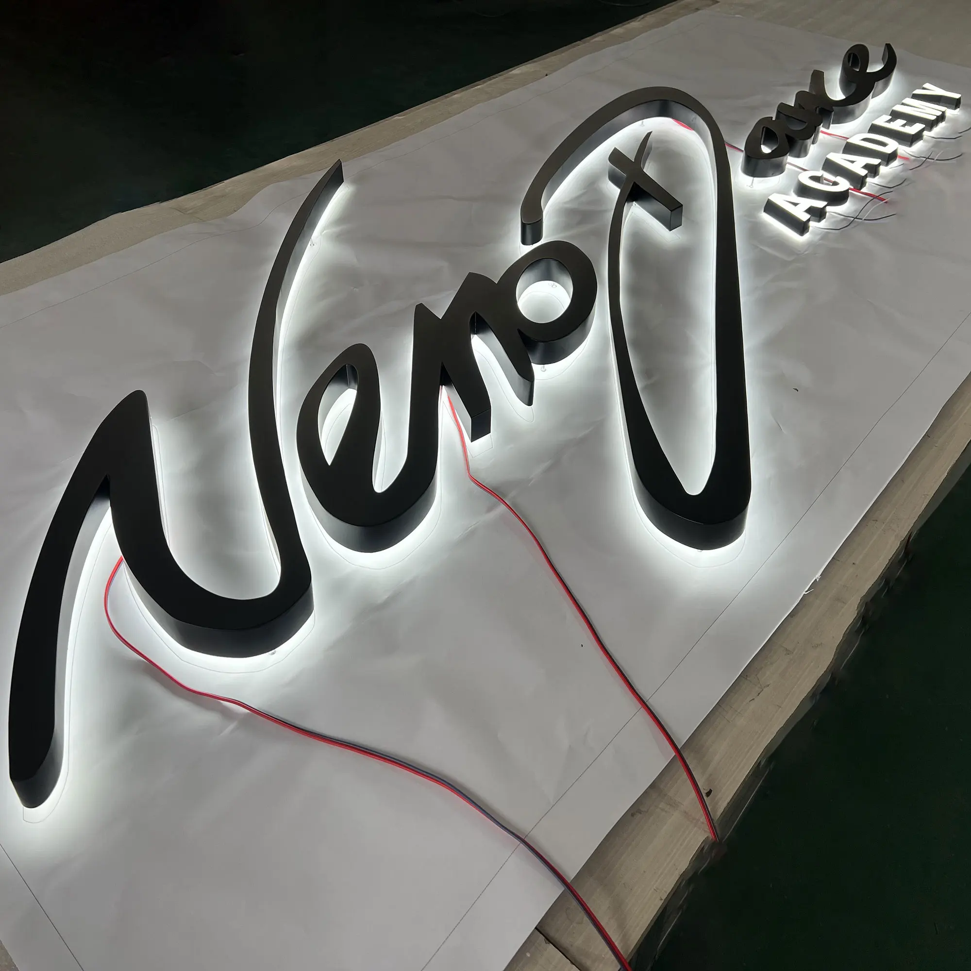 Business signs custom 3d led illuminated letter signs halo lit led letter wall signage custom logo 3d letter signboard